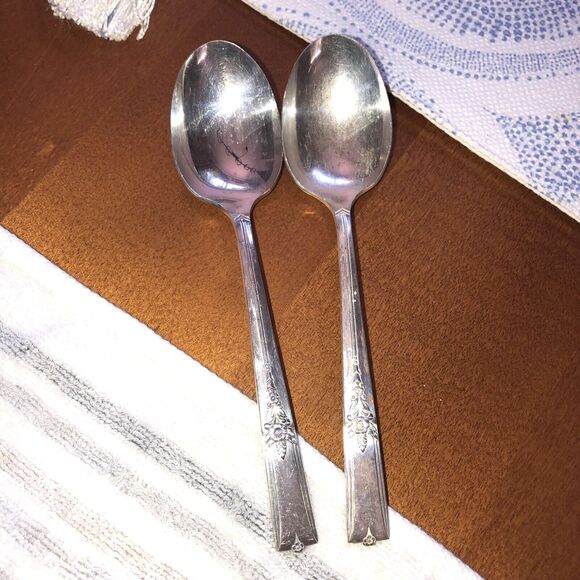 Vintage Wm A Rogers Grille King Arthur Pattern Silverplate Flatware 36 Pcs - Picture 8 of 11